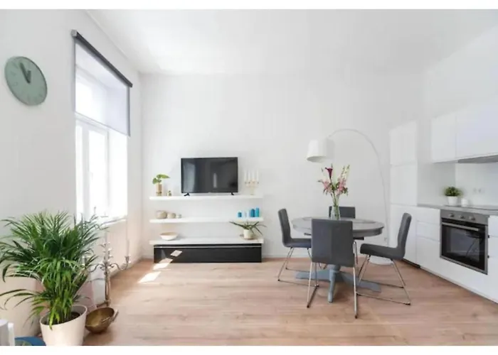 Luxurious And Bright, 5 Min To Center Vienne