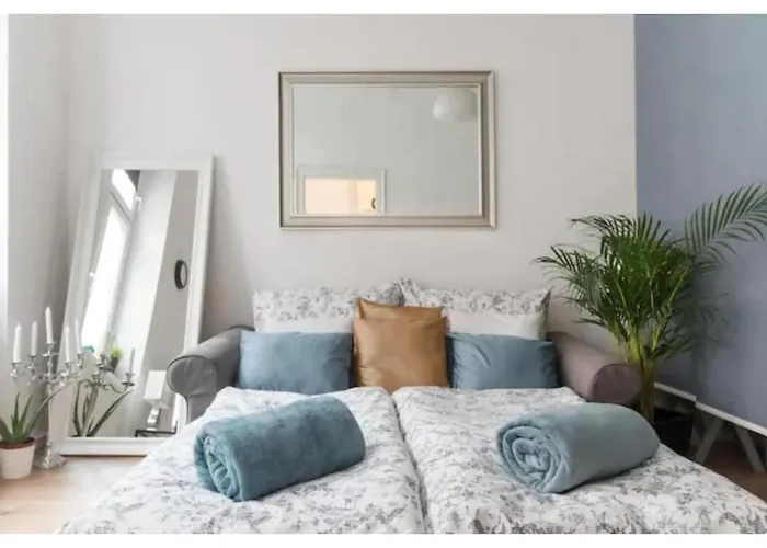Luxurious And Bright, 5 Min To Center