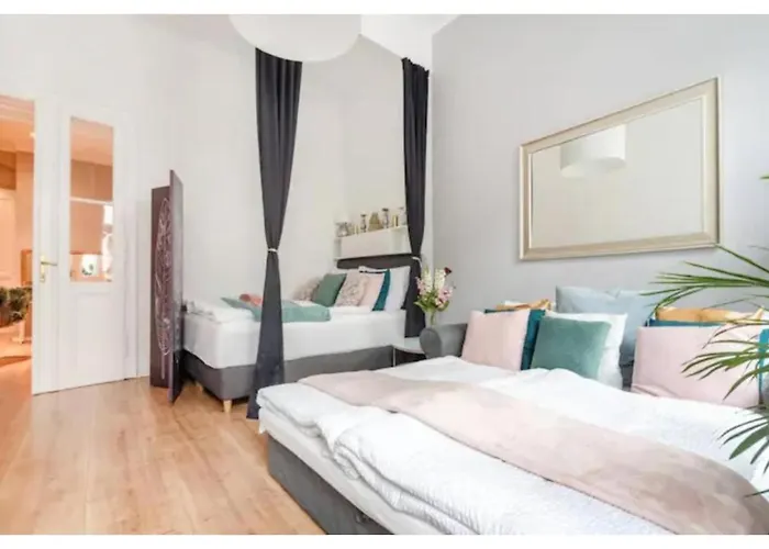 Appartement Luxurious And Bright, 5 Min To Center