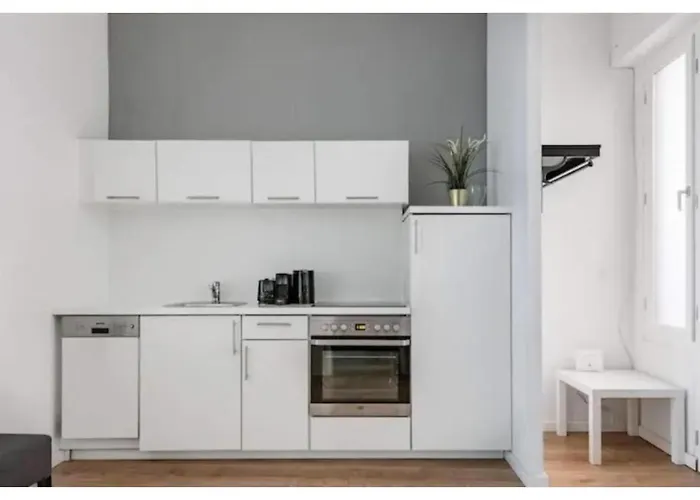 Luxurious And Bright, 5 Min To Center Appartement