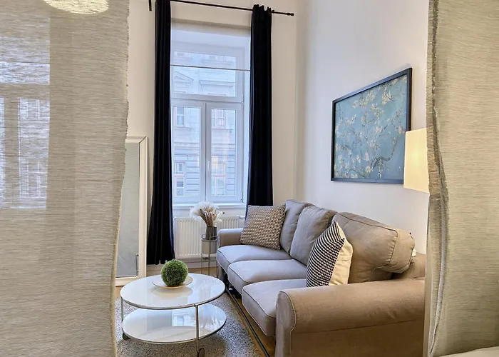 Luxurious And Bright, 5 Min To Center Appartement